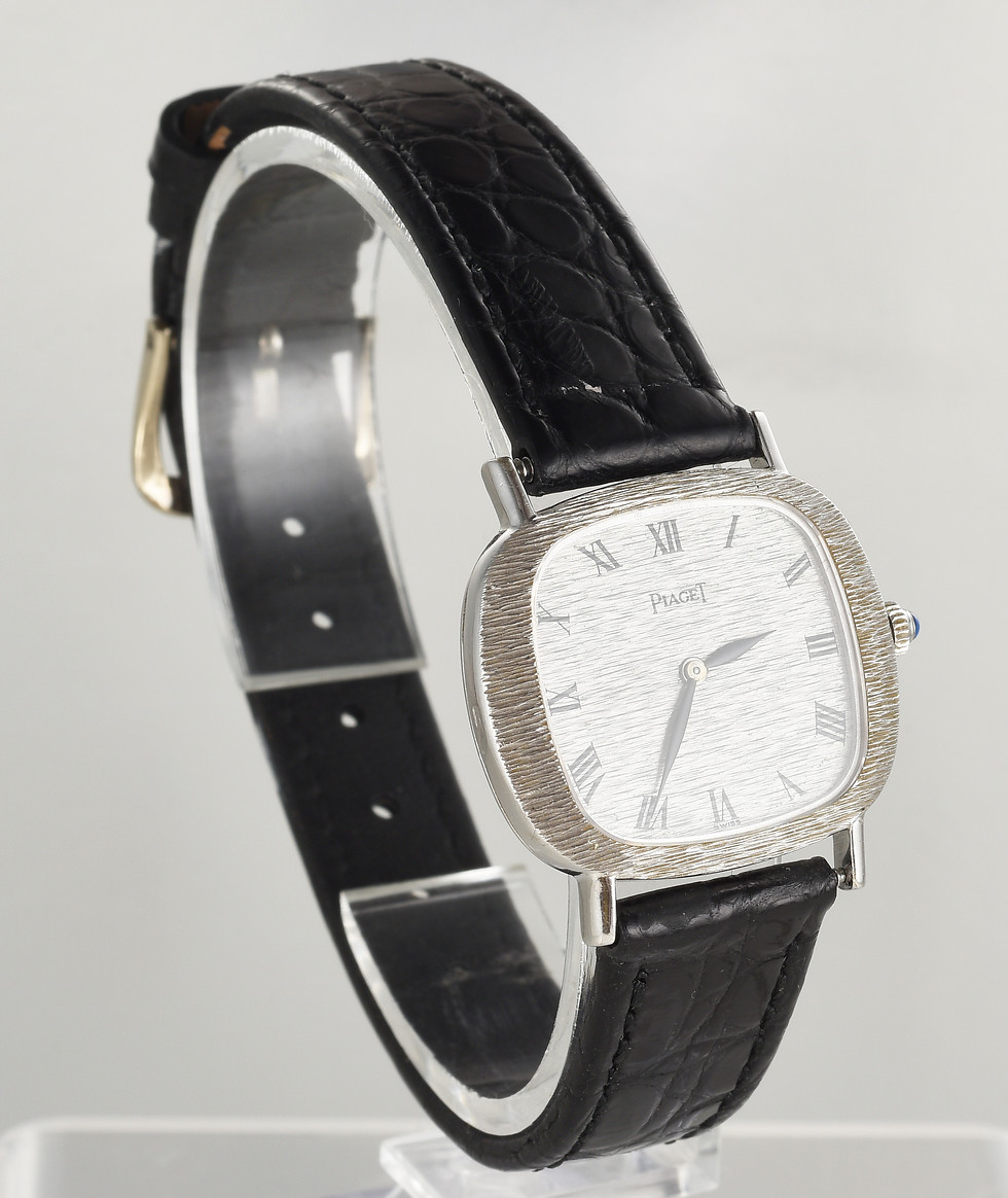Thumbnail: Vintage 1970s Ladies' Piaget Manual watch in 18K White Gold Ref.9451
