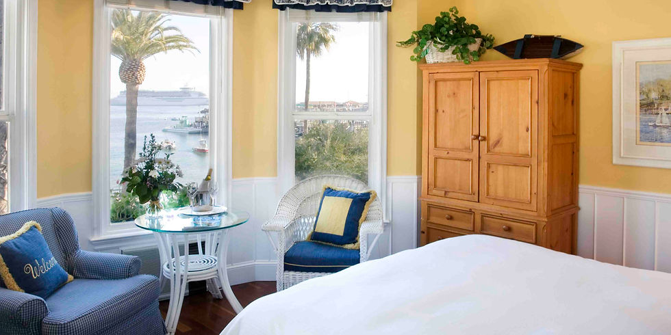 Santa Catalina Room 1VM_edited_edited.jpg