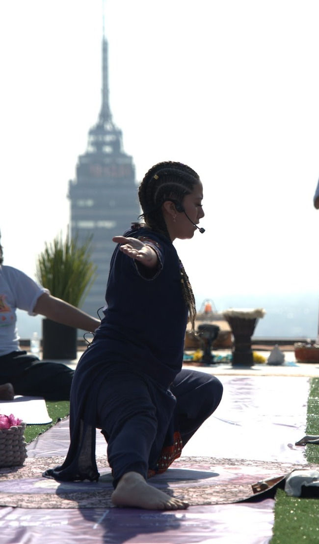 Sesión de yoga emocional guiada
