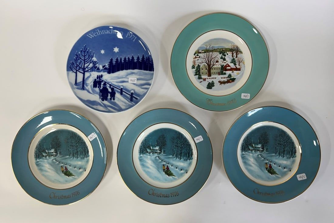 Collector''s Christmas Plates 1970's (5)