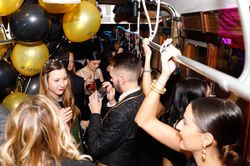 Festa in un tram Milano