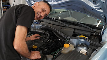 Mohammed Ahmed Automechaniker.JPG