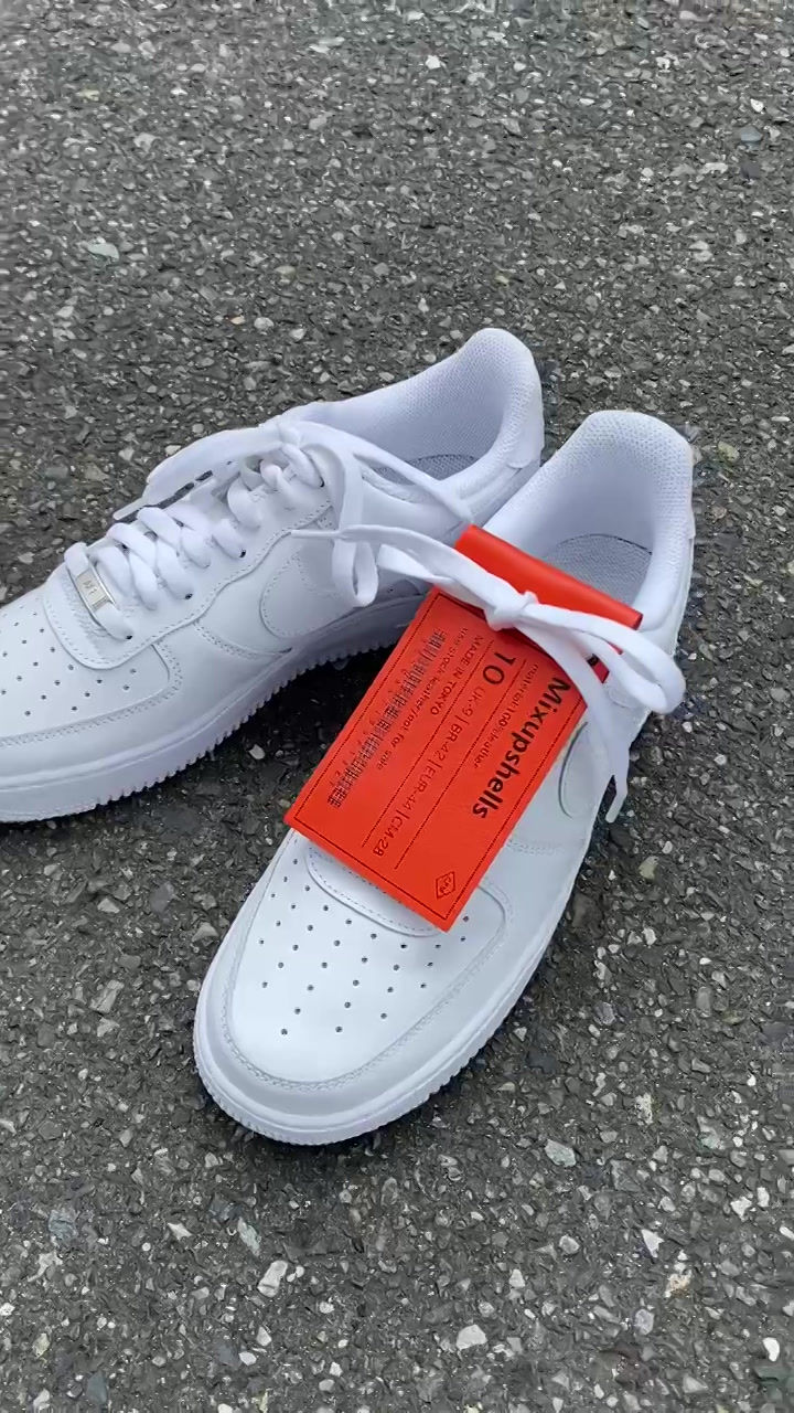 サムネイル： SNEAKER BOX TAG： ORANGE