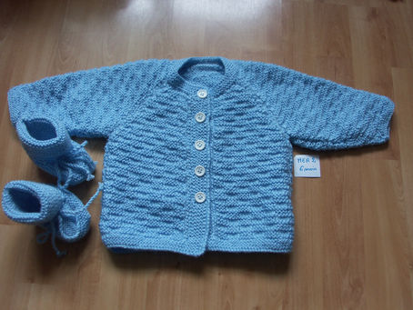 Une collection de layettes, prêtes à être envoyées!