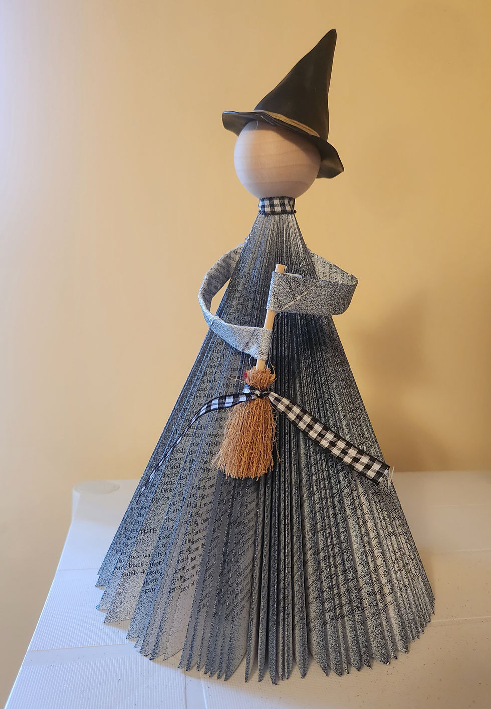 Thumbnail: Folded Book Fall Witches