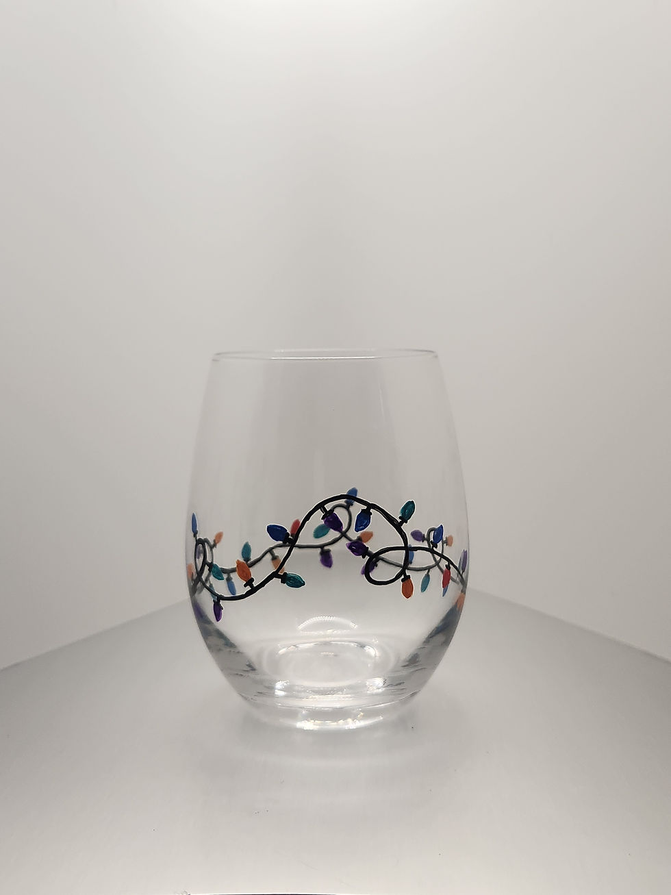 Thumbnail: Christmas light wine glasses