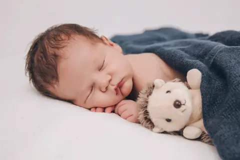Fotograf in Aarau Babyfotografie im Foto Studio Aarau Aargau Lenzburg Solothurn Brugg natürlich