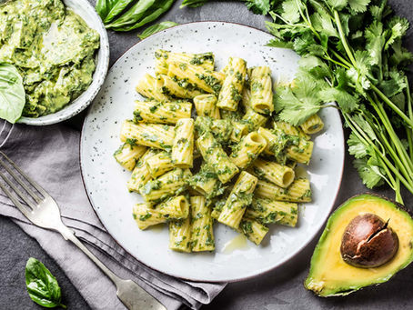 Pâtes complètes au pesto d’avocat