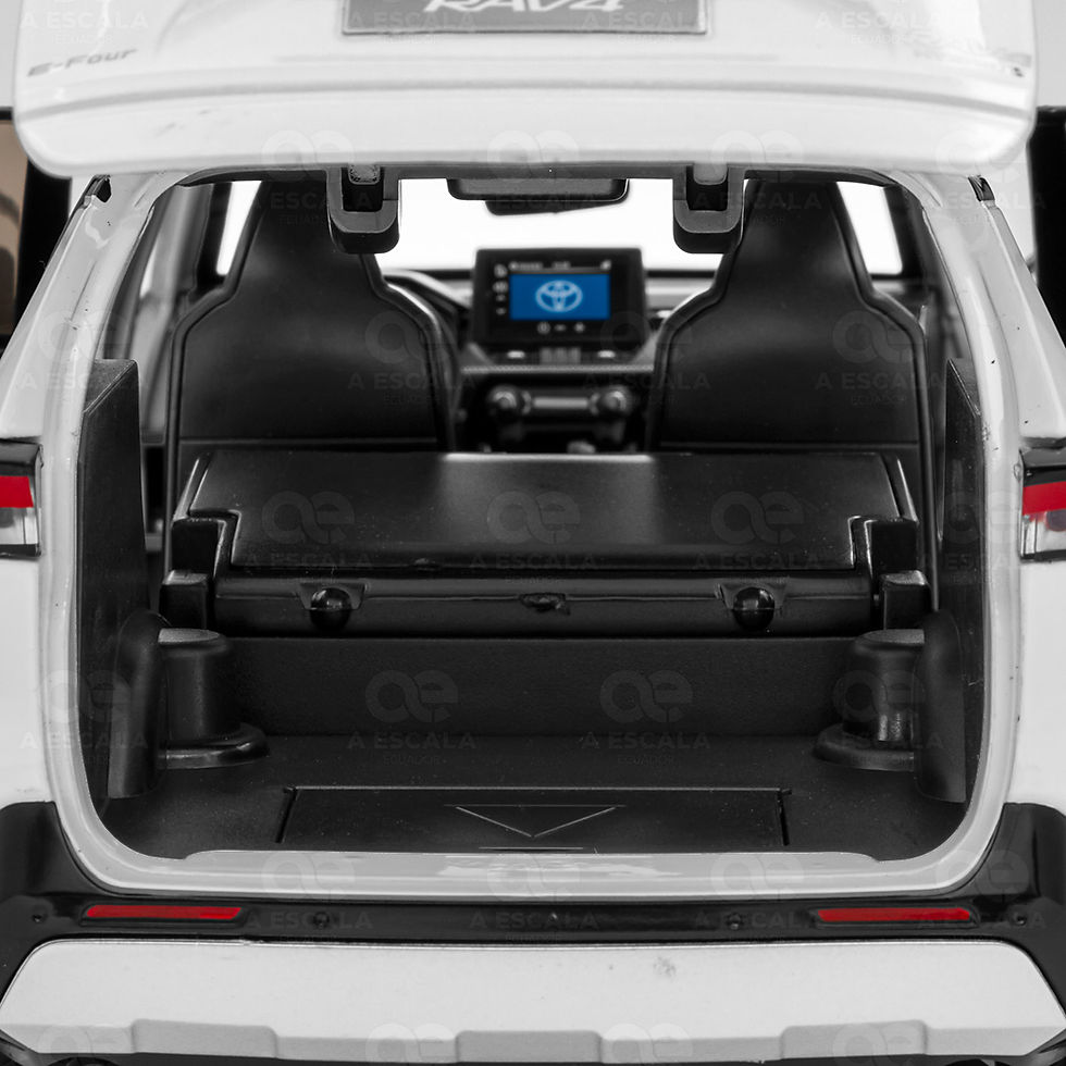 Miniatura: Réplica coleccionable a escala 1:18, 2023 Toyota Rav4 Hybrid, detalle maletero