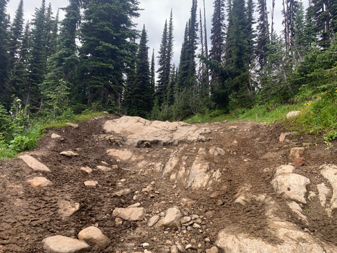 close up of difficult section on Mara Mountain - Mara Lookout FSR overland route