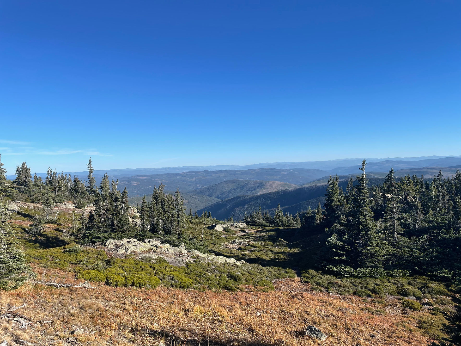 Views as you gain the ridge on Mount Thynne overland route