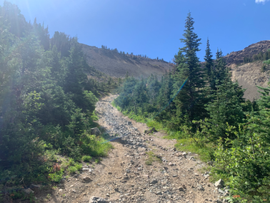Long sandy rocky section on Green Mountain Fire Lookout overland route