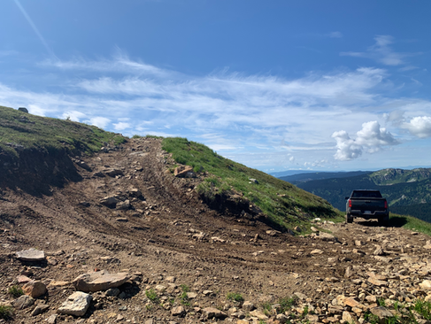 Final switchback on Mara Mountain - Mara Lookout FSR overland route