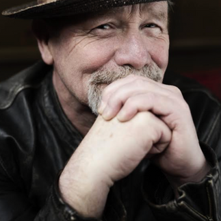 Peter Mullan en el Caballero de los Siete Reinos