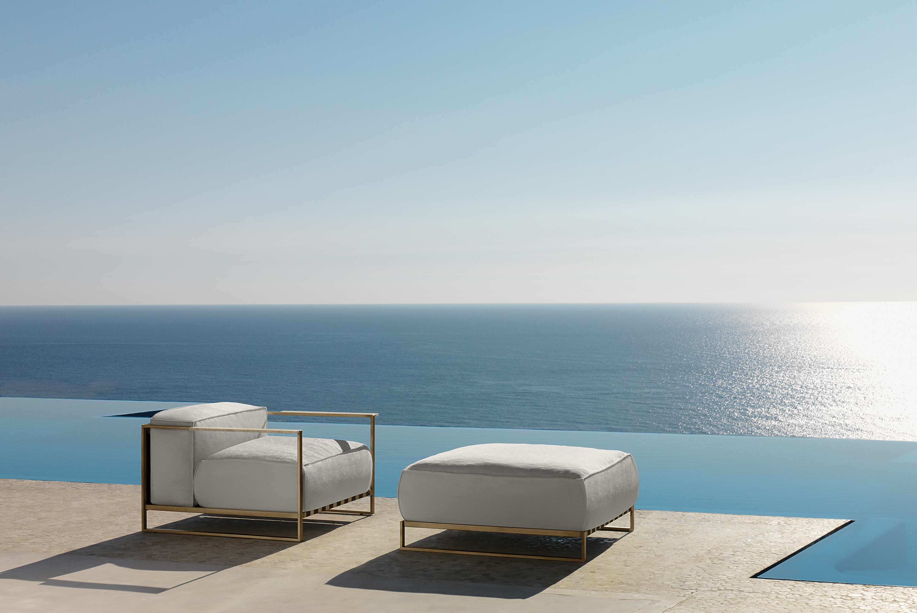 Casilda slider Outdoor sofas & lounges.webp
