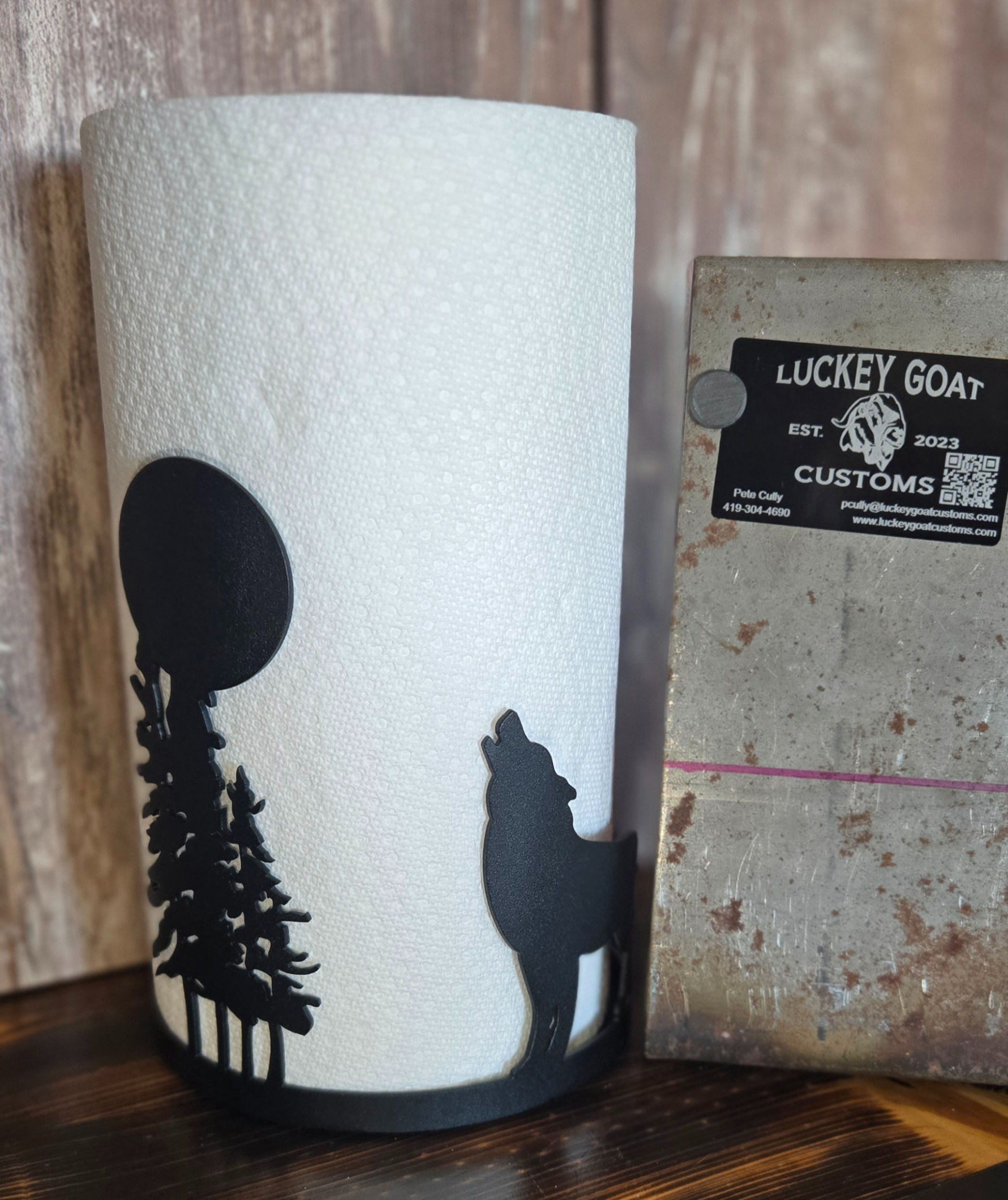 Wolf Countertop Paper Towel Holder