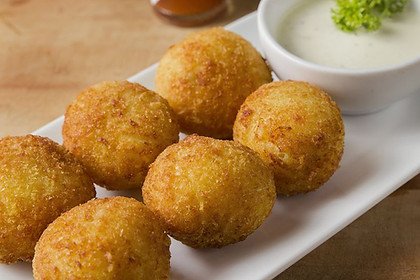 Bolinhos de Bacalhau.jpg