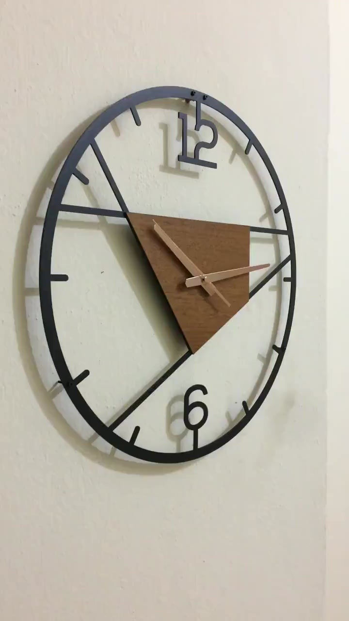 תמונה ממוזערת: שעון דגם צארלי