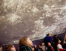 Planetário: Uma viagem pelo universo.