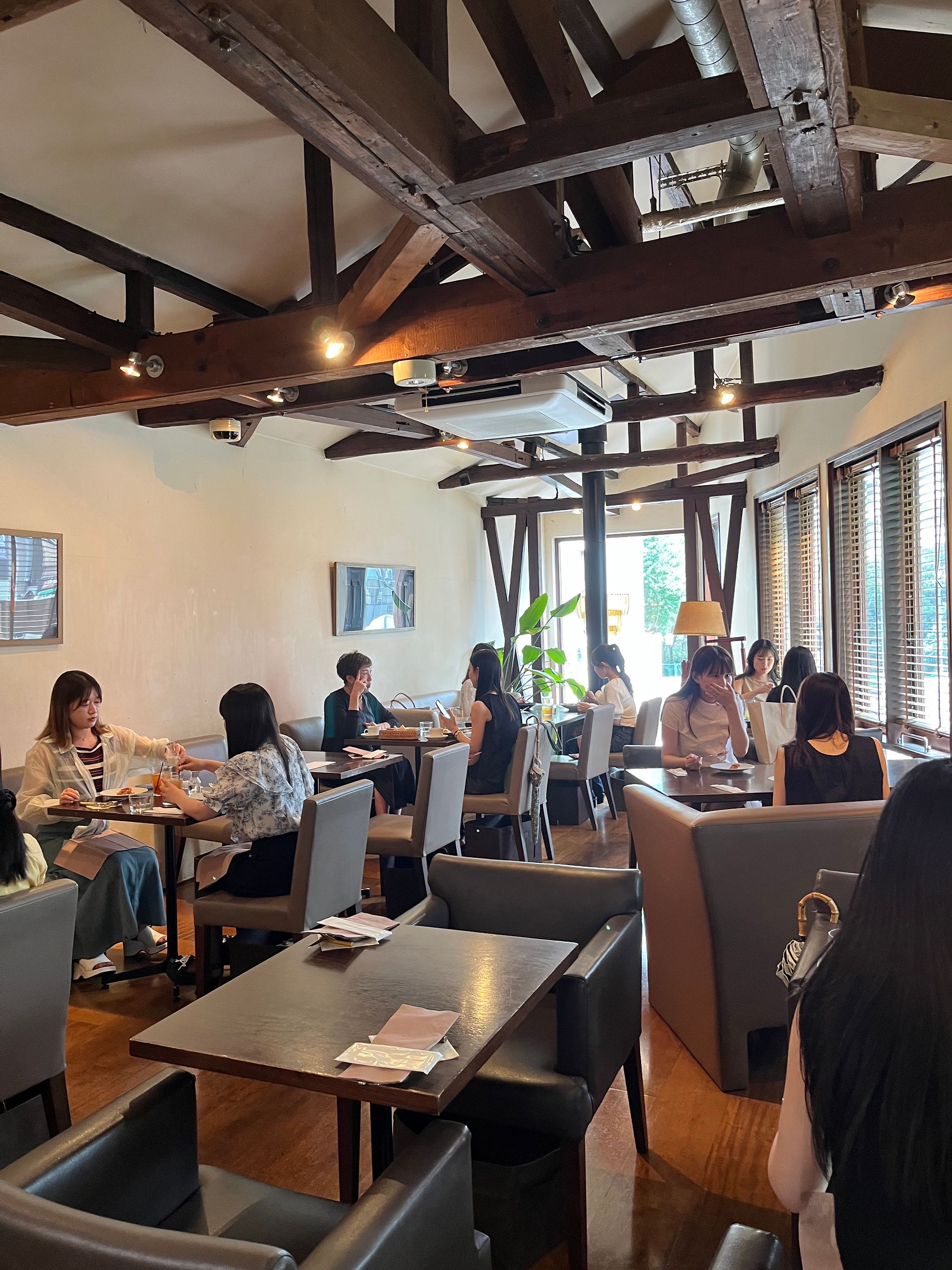 恵比寿 coci  内観、2F