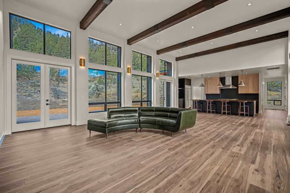 Great Room - 39-web-or-mls-12312 SW Horny Hollow-039