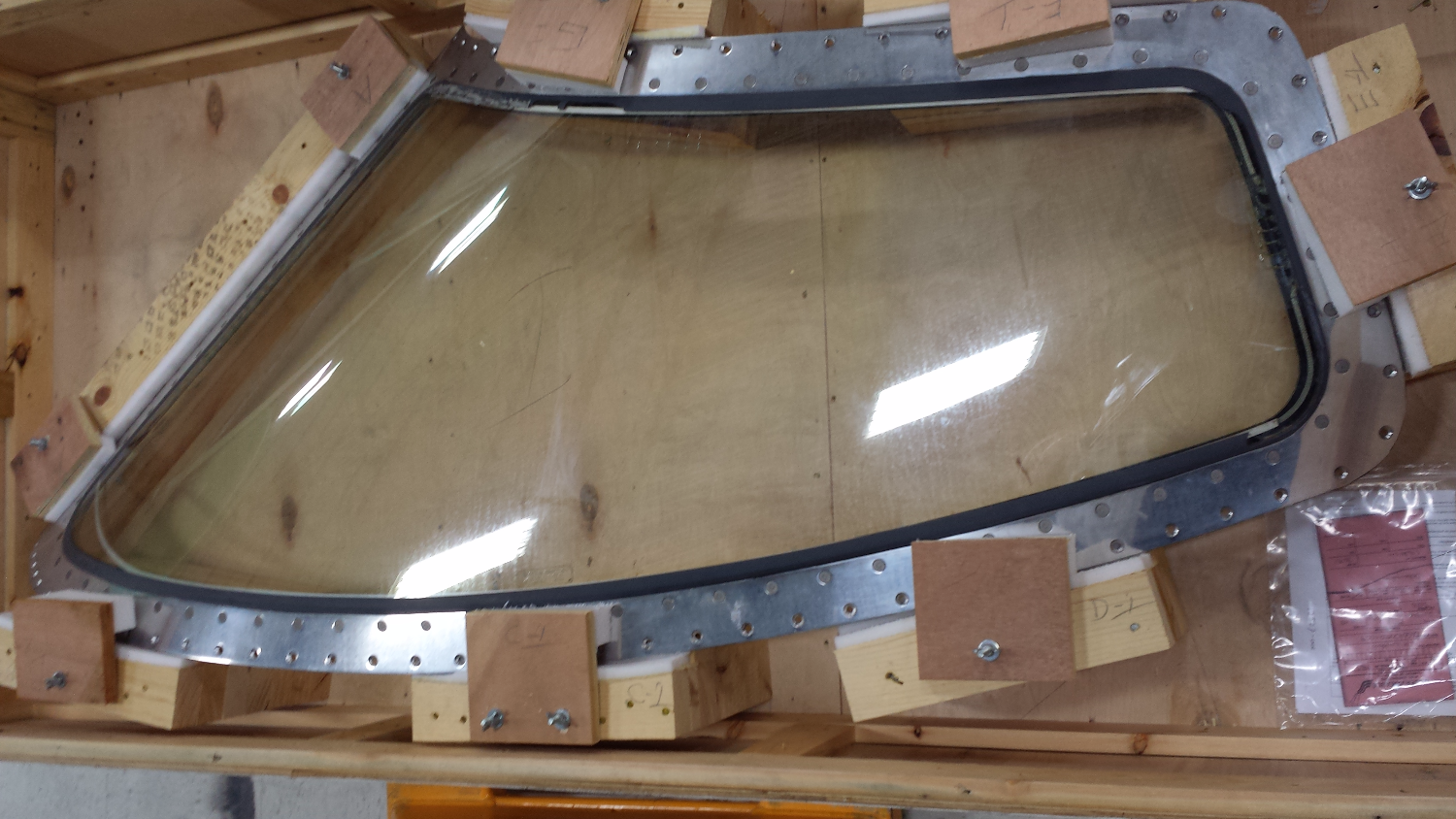 Learjet 45 GKN L/H Windshield P/N 6656100000-003