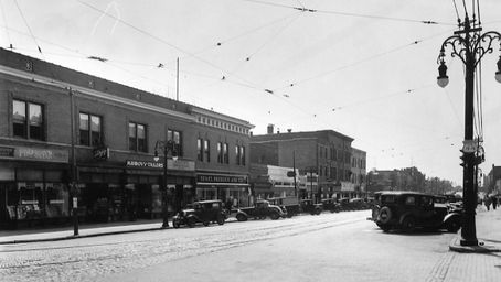 60-326 Looking south on 24th St. from L St. - 1935 .jpeg