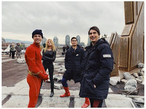 there’s a crossover a-comin’! hold on to your britches! crisisoninfiniteearths starts tonigh