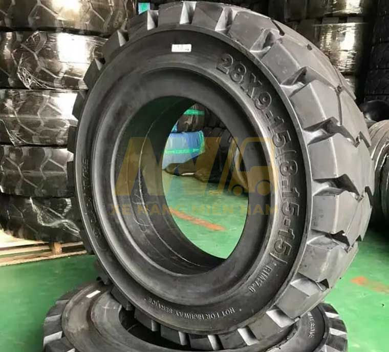 lop-dac-xe-nang-28x9-15-5