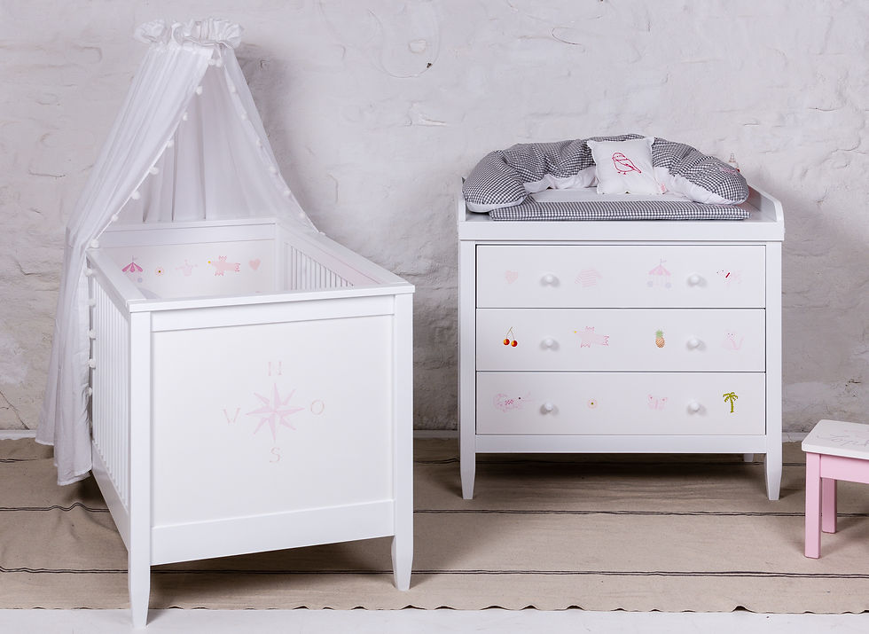 Miniature : ISLE OF DOGS Commode