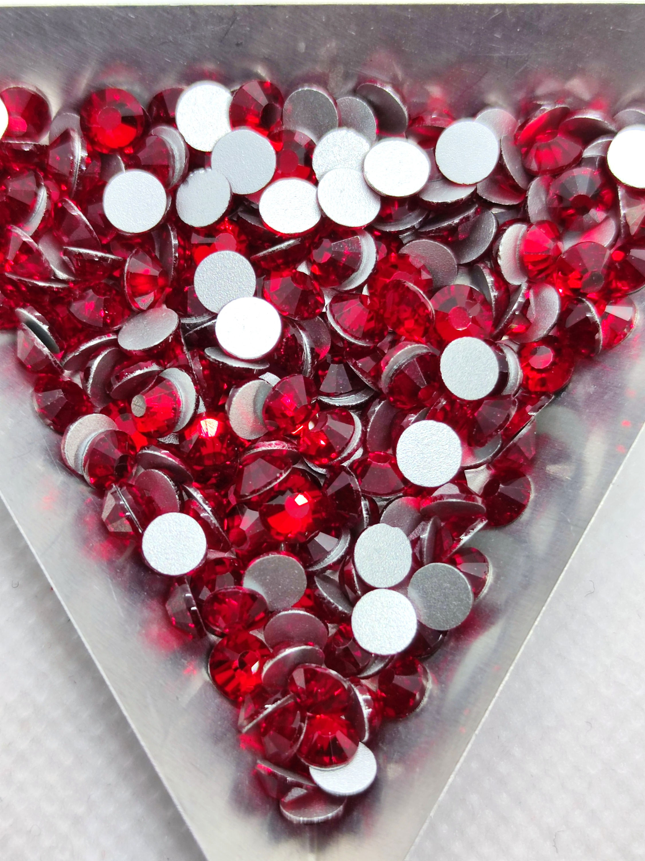 Lt. Siam ragasztható strasszkő