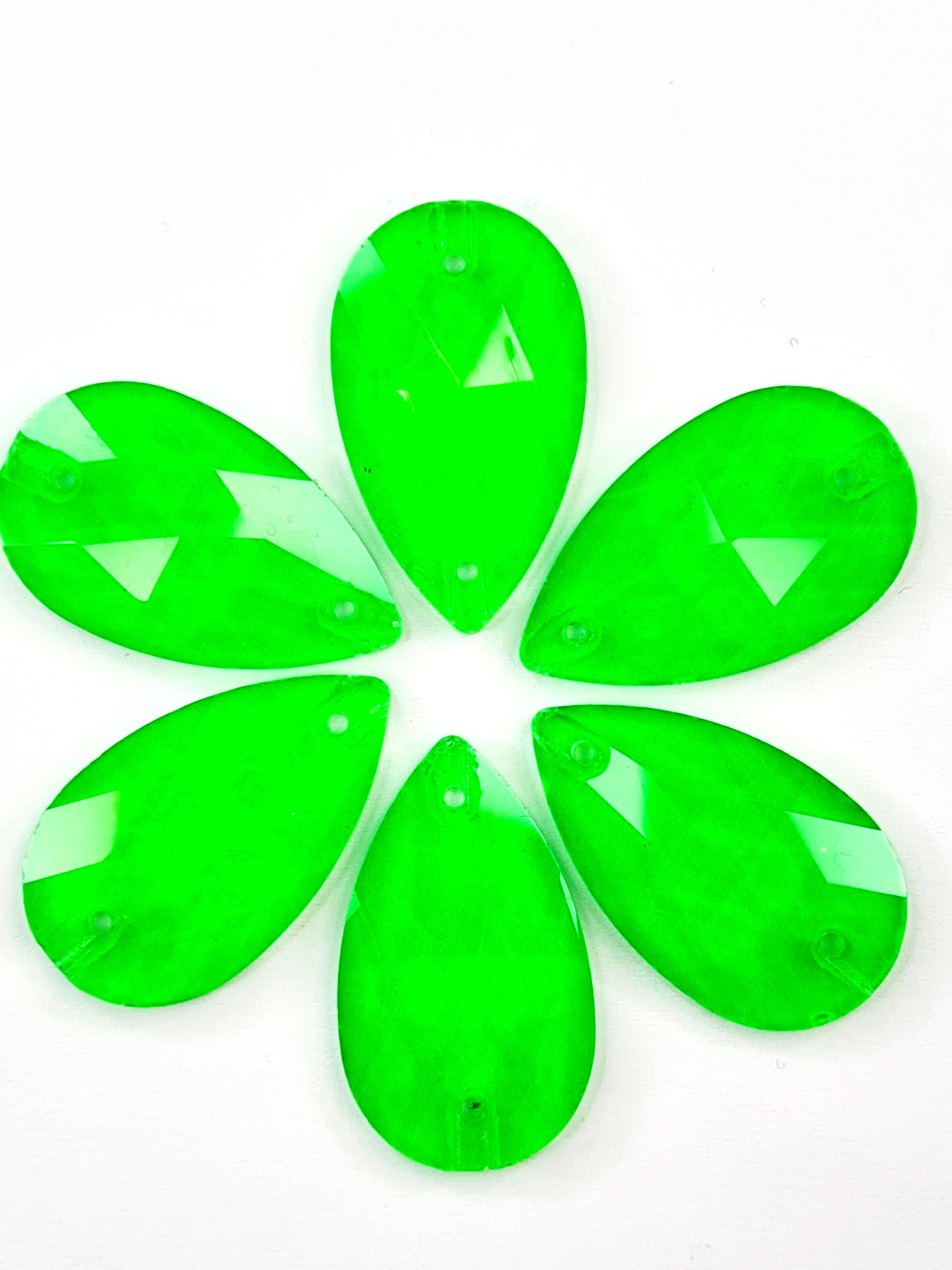 Neon zöld díszítő kő ruhára