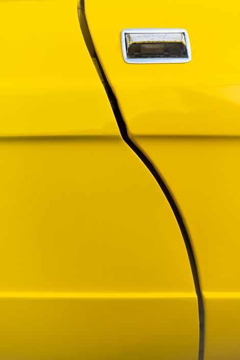JAUNE