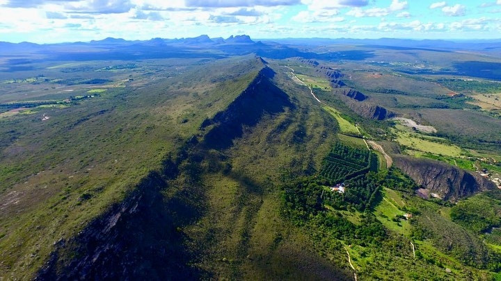 Serra da Tromba - Piatã, com pico de 1.710 m de altitude.