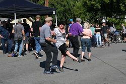 PF23_Phoenix_Street Scene 34 - Dancing to The Road Runners