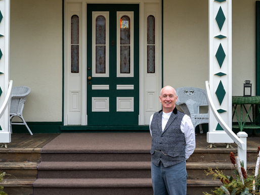 Taking residents on one final tour of Bell Homestead
