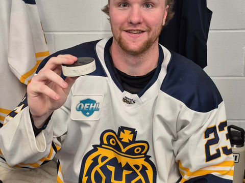 Royals win a pair and hang on to first place