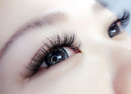 Tutu eyelash service