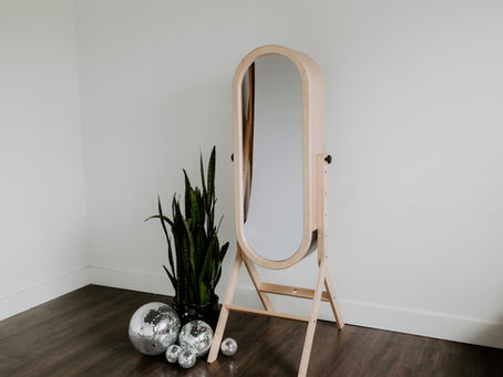 The Retro Mirror Experience