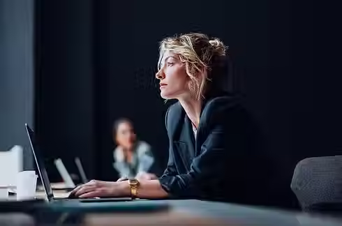 executive woman on linkedin.avif