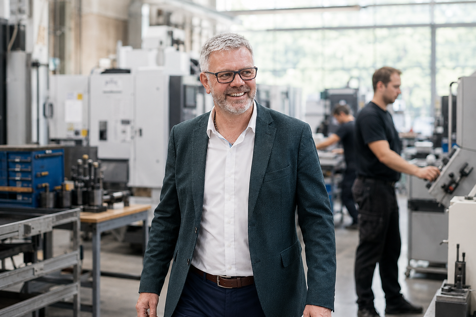 Nahaufnahme eines modernen Forschungs- und Entwicklungszentrums mit technischen Geräten