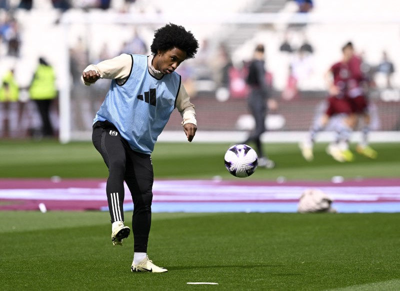 Soccer Football - Premier League - West Ham United v Fulham - London Stadium, London, Britain - April 14, 2024 Fulham's Willian during the warm up before the match /Tony Obrien/File Photo