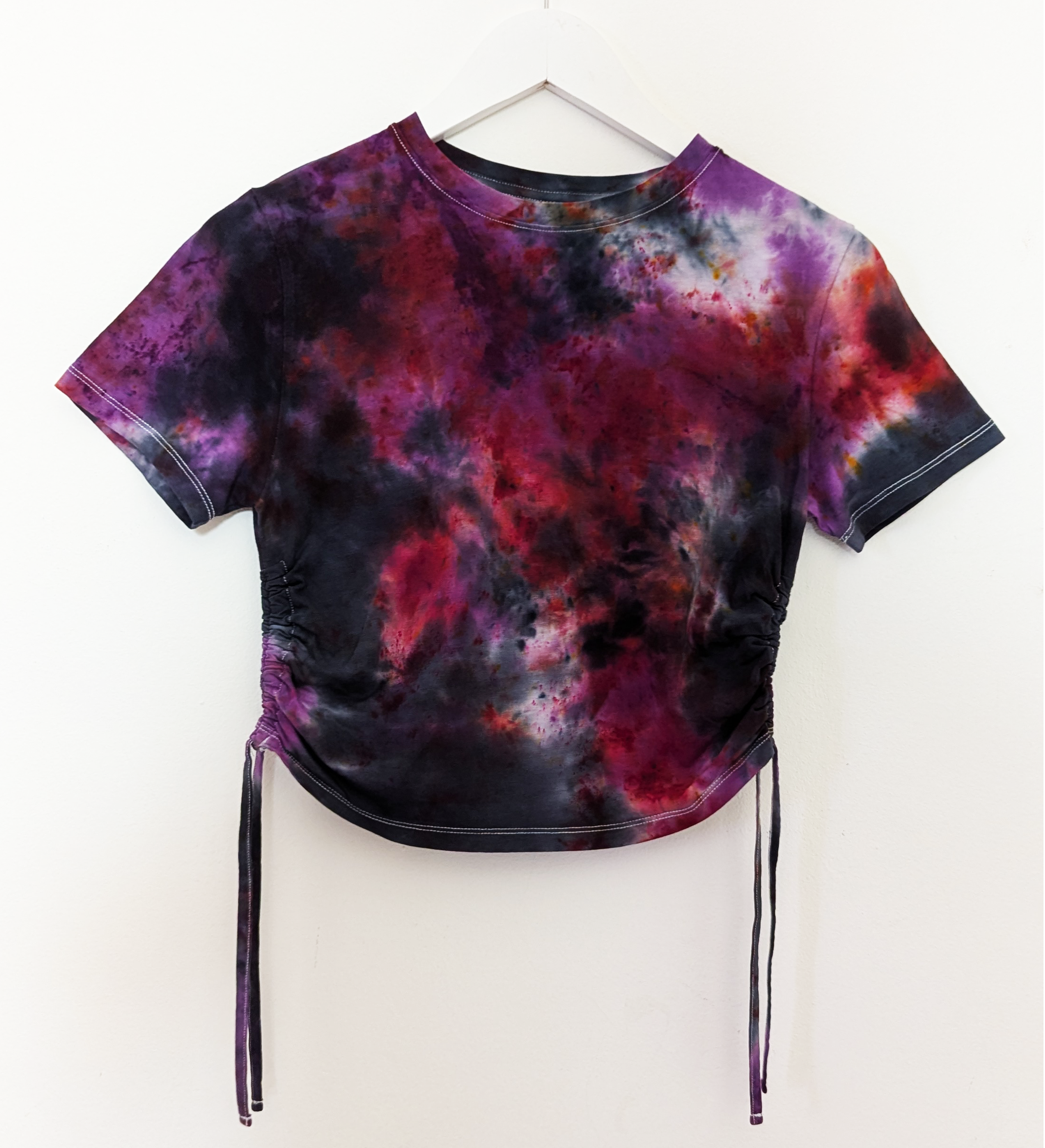 Adjustable Ruched t-shirt in gothic witchy tie dye. Purple, black, red grungy goth crop top in a dark romantic vampire colour