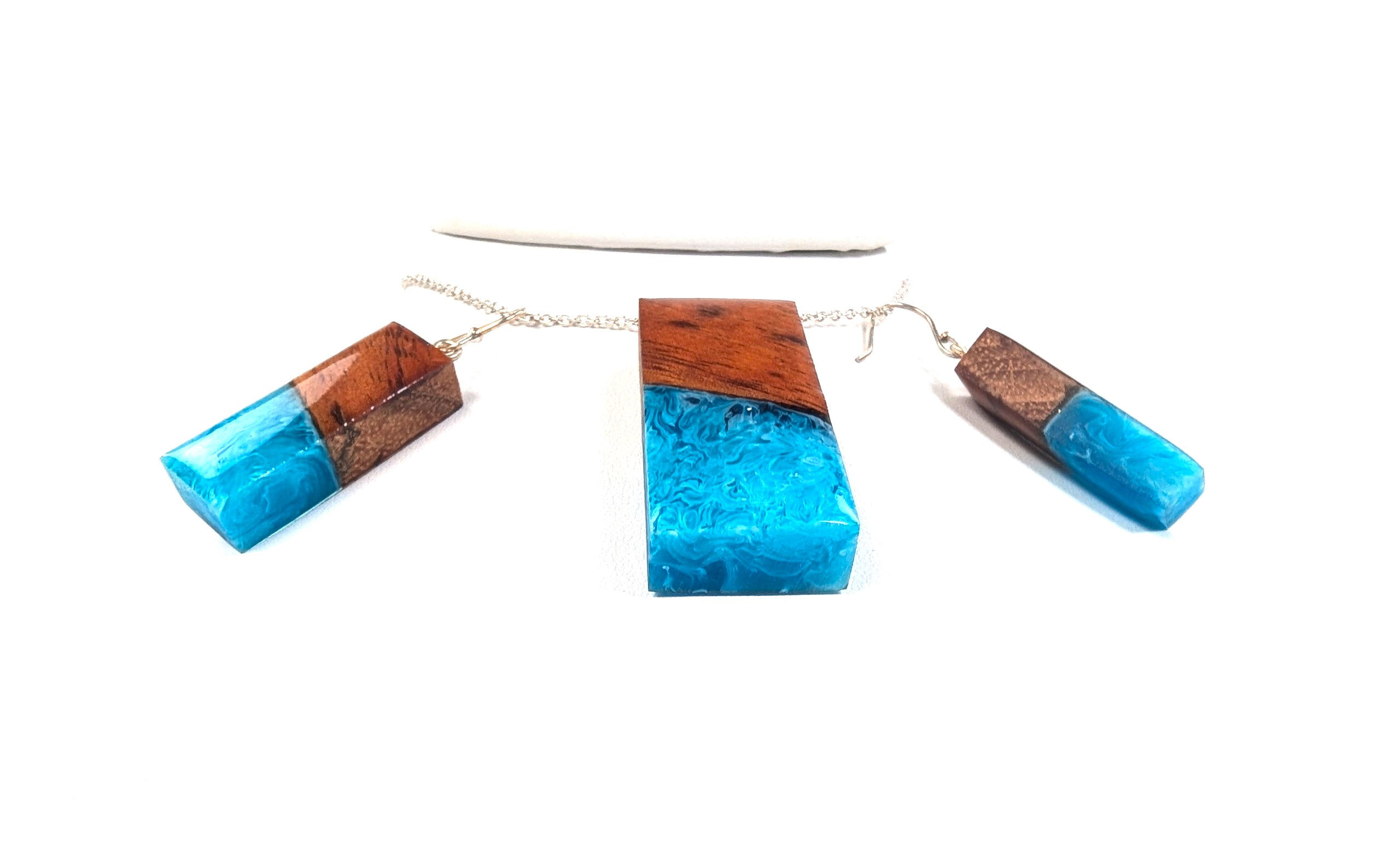 Hawaiian Koa Resin Unique Rectangle Pendant and Earrings (Teal White)