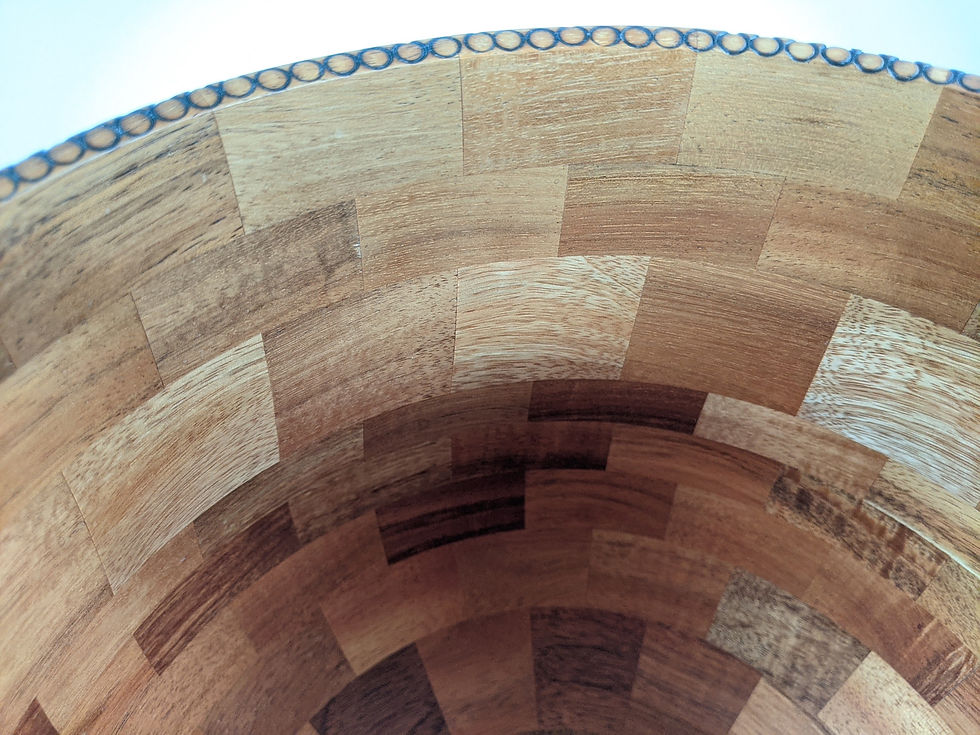 縮圖：Segmented Koa Vessel with Design