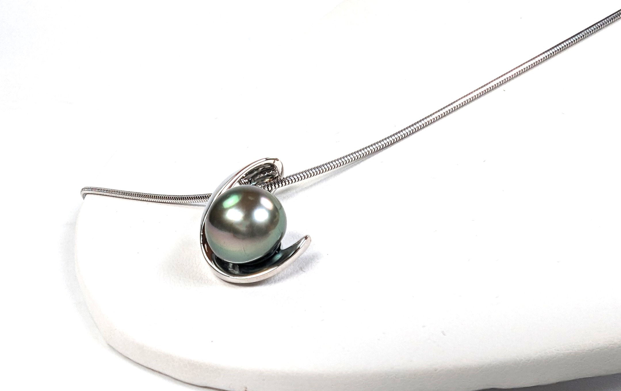 Premium Tahitian Black Pearl Necklace Large