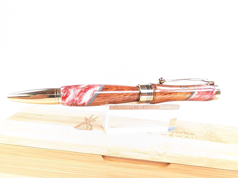 サムネイル： ハワイアンコア × サーフボードレジン｜Designer Americana ボールペン（レッドホワイト）