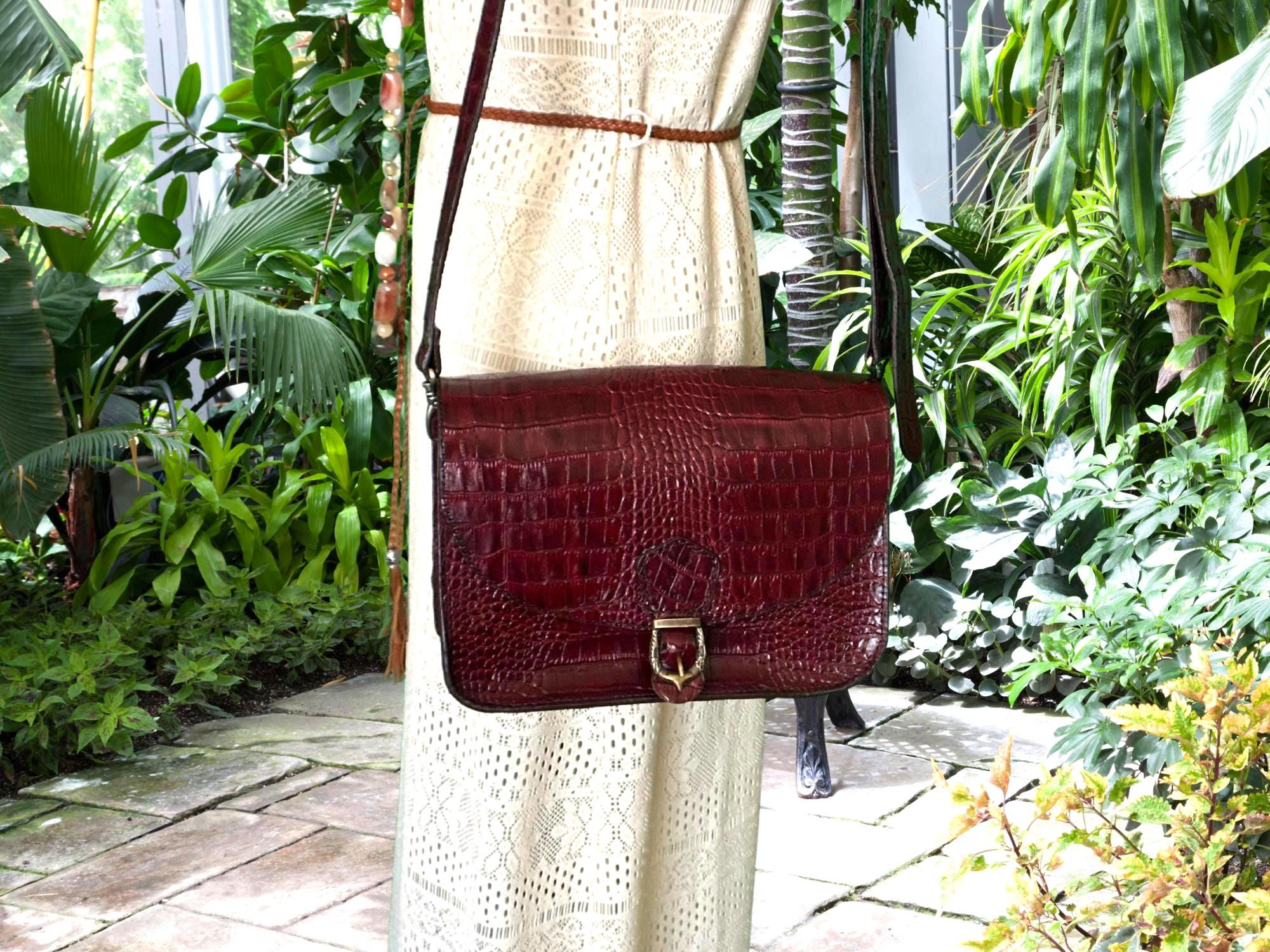 Alligator Pattern Leather Shoulder Bag with Purse: Full Grain Cowhide leather