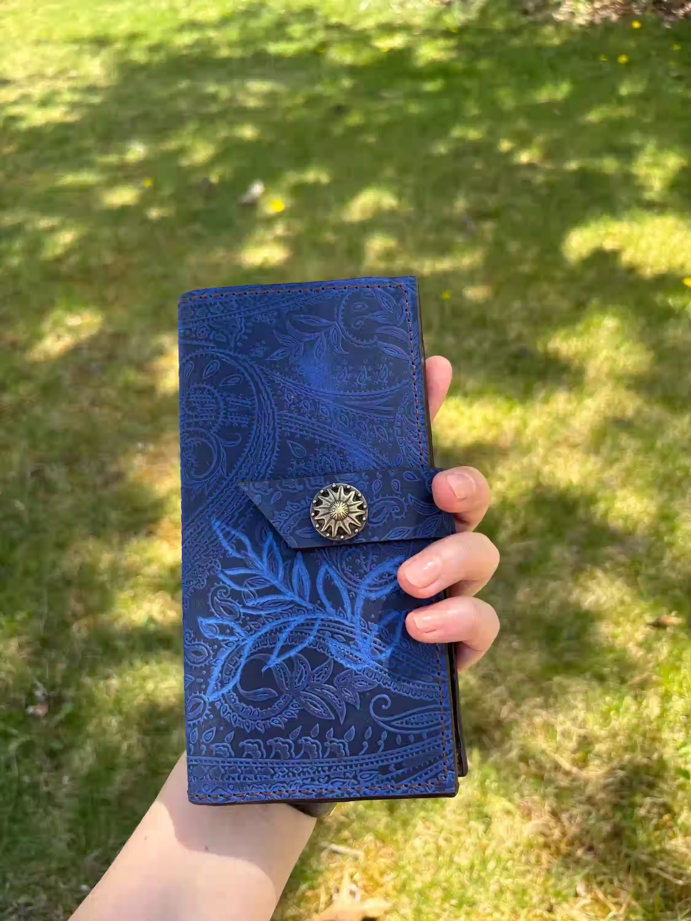 Blue baroque, filigree ornaments bifold cowhide leather wallet for woman,