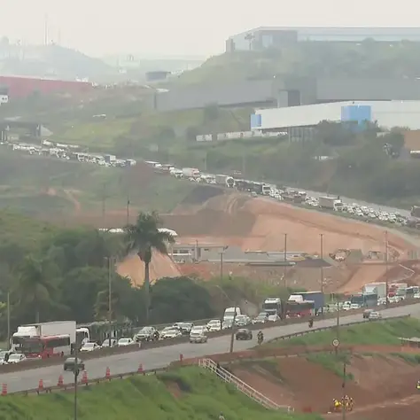Minas Gerais registra vários pontos de interdições em rodovias que cortam o estado